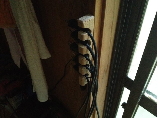 ケーブルホルダ