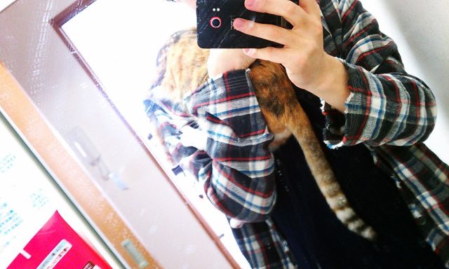 肩から降りない