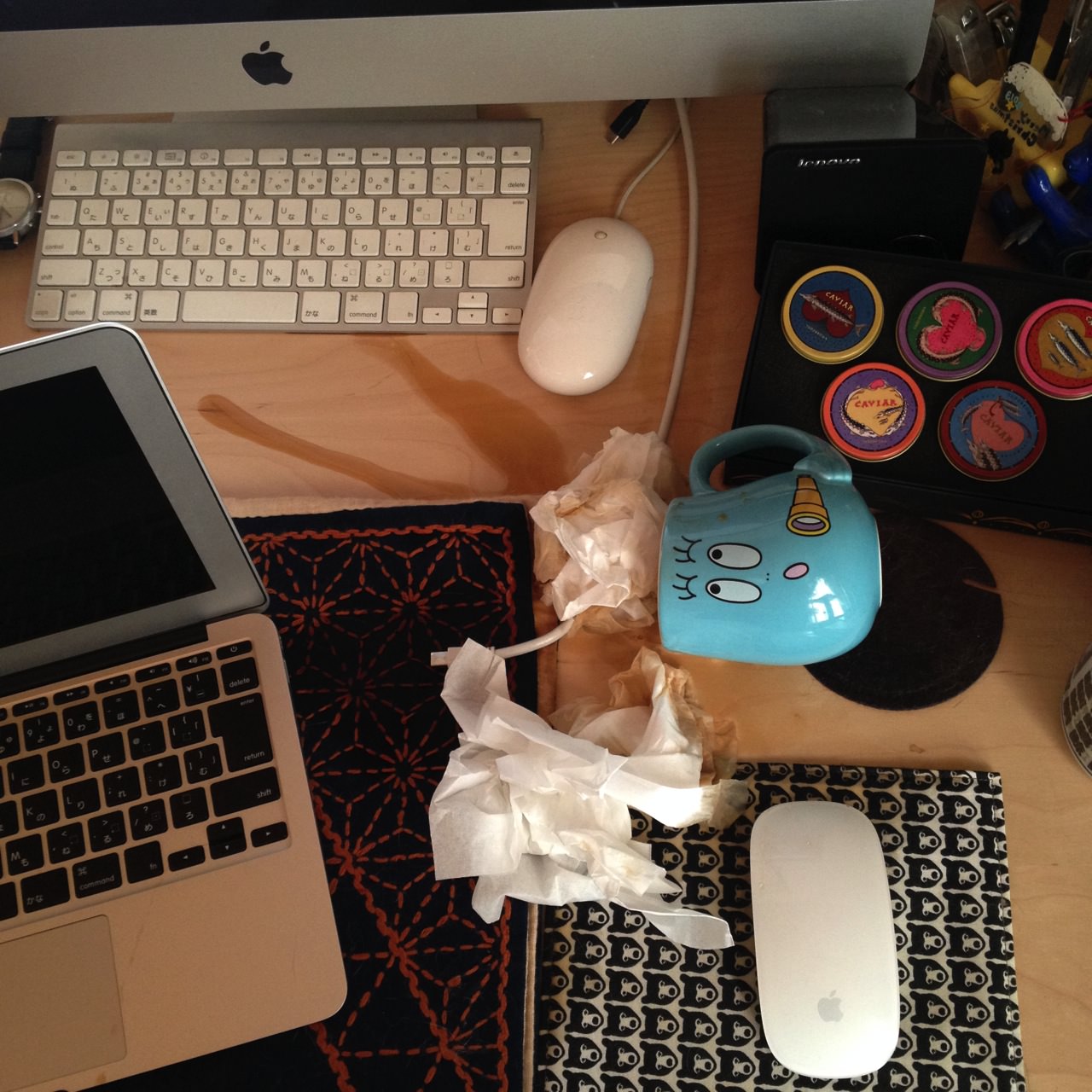 倒れやすいマグカップ