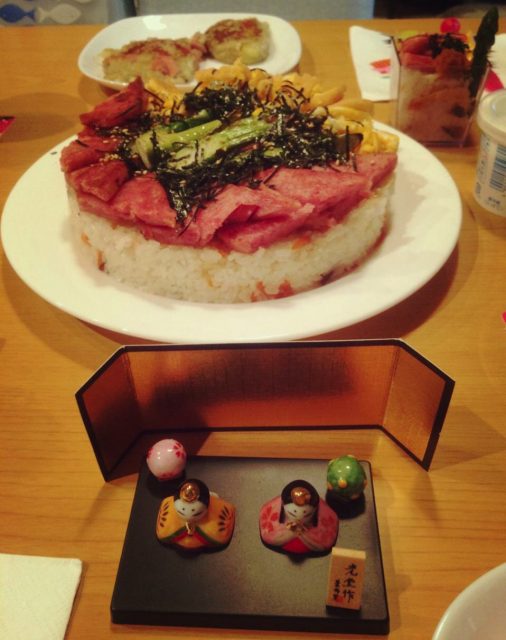 ひな祭りとちらし寿司ケーキ