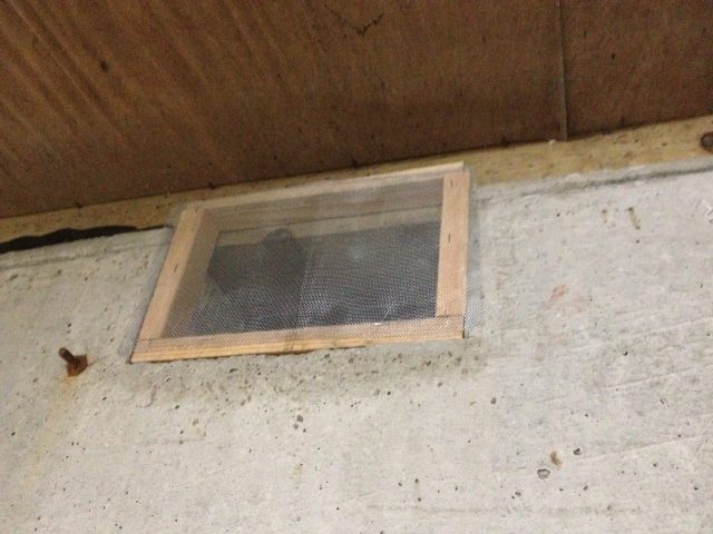 ガレージの通風孔