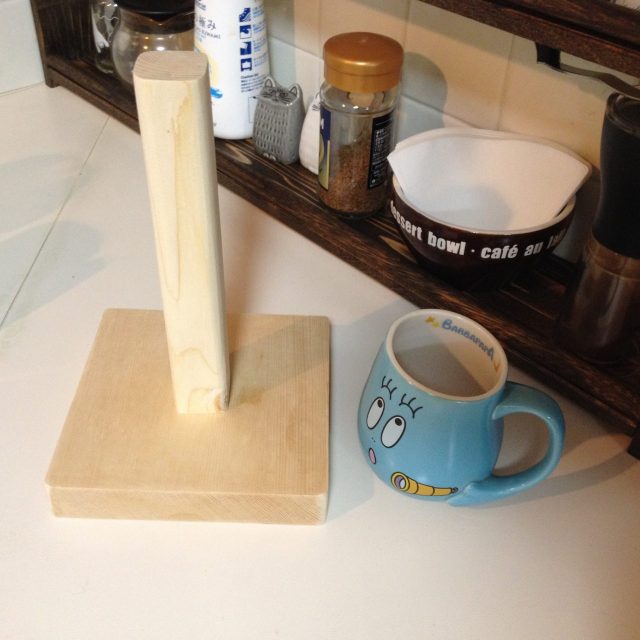 キッチンペーパのスタンド
