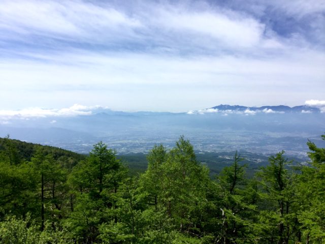 山を越えてニトリへ