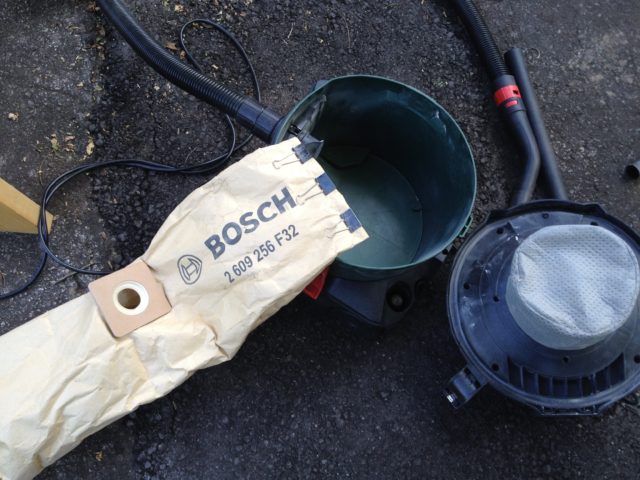 BOSCH クリーナー VAC115