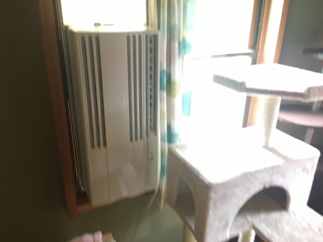 窓エアコンの取り付け