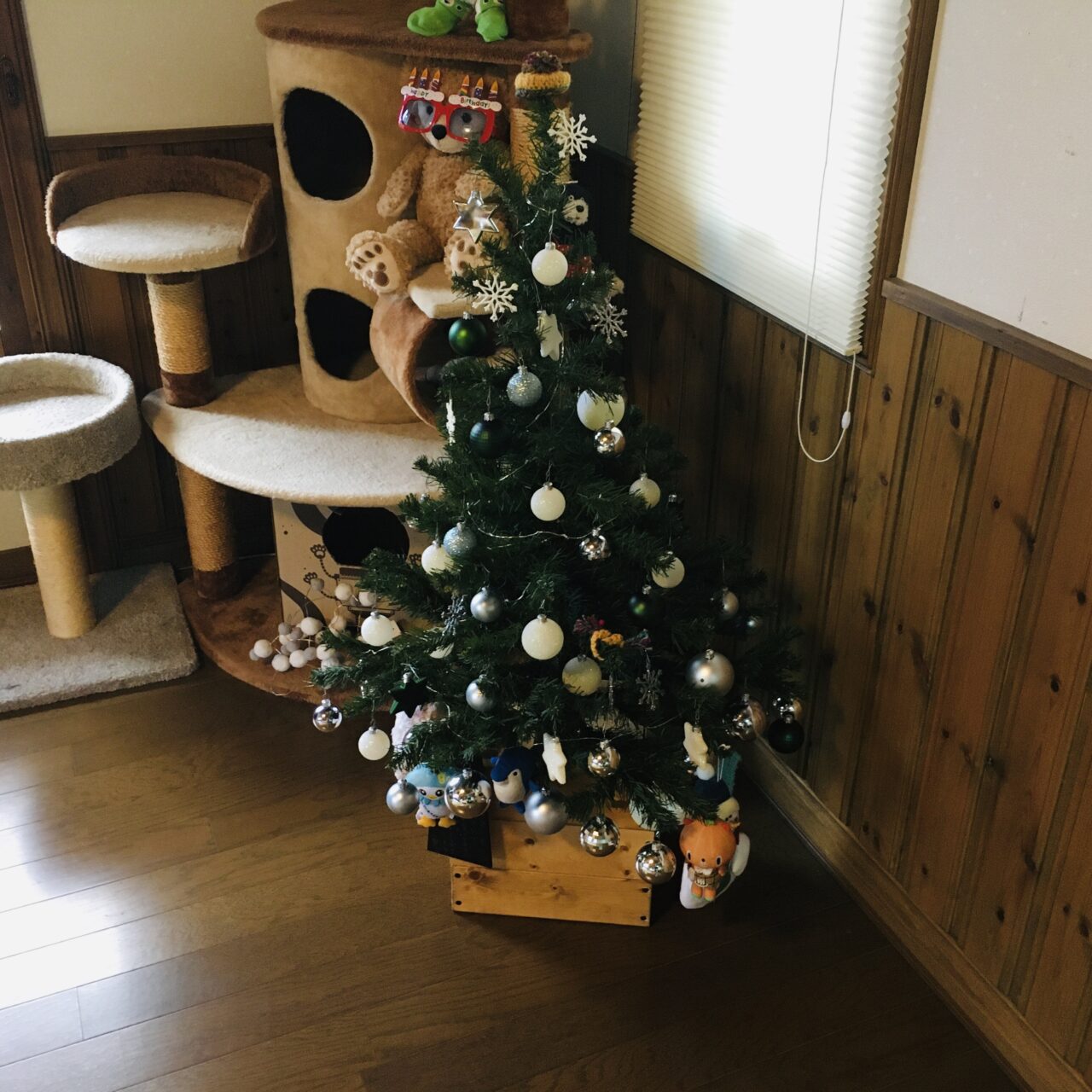 木材でクリスマスツリーの鉢を作成
