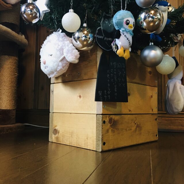 木材でクリスマスツリーの鉢を作成