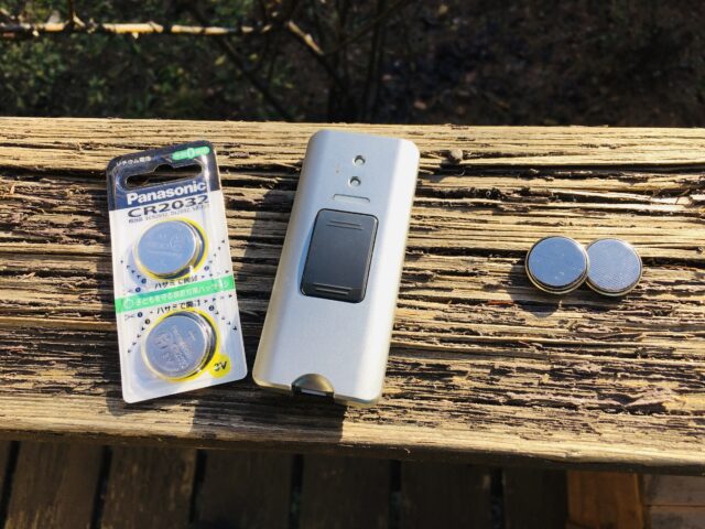 ドアチャイムの電池交換