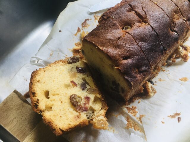 食べたら乗るなのフルーツケーキ