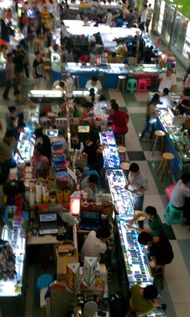 深圳の華強北路を見学