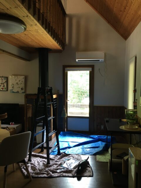 リビングにDAIKENのエアコン（スゴ暖 S403ATHP）を設置