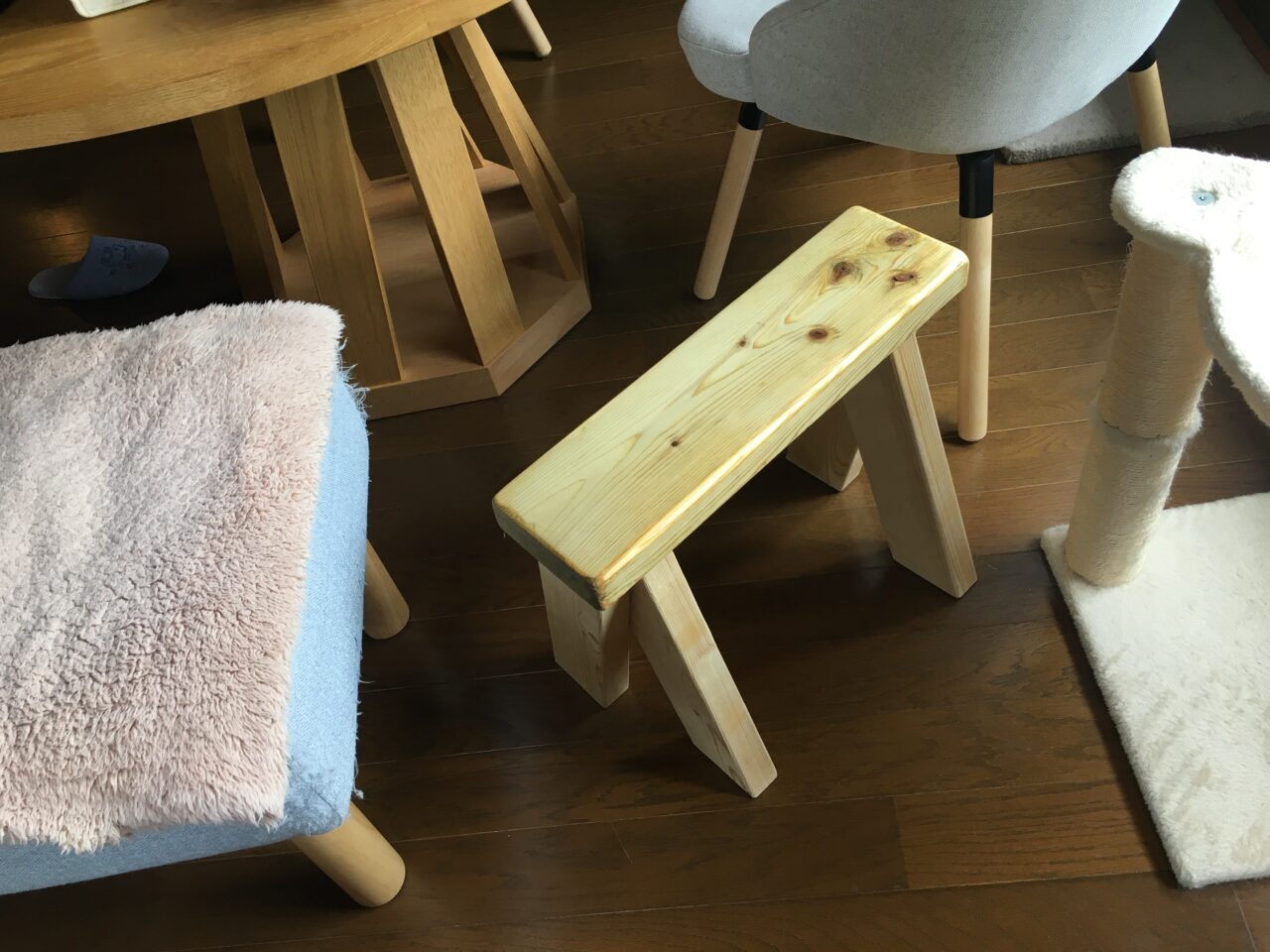 ツーバイ材でスツールを作成