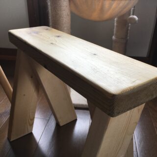 ツーバイ材でスツールを作成
