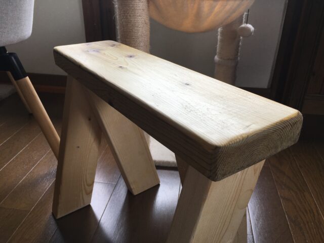 ツーバイ材でスツールを作成