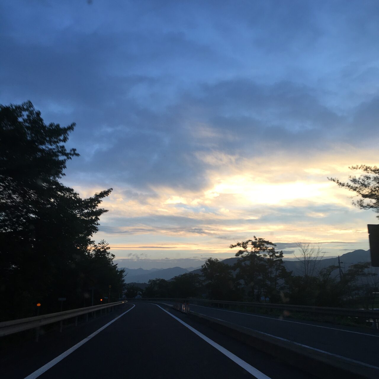 19:00 月夜野IC周辺