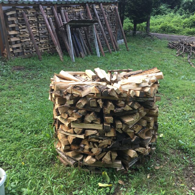 2025年の薪割り（薪のサイズ、薪棚増築、スイス積み） – WATANABE Takeshi