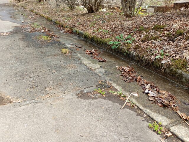 屋外配水管の漏水再び